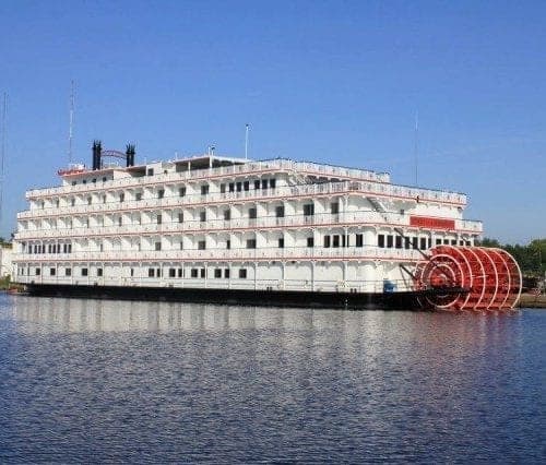 美国邮轮公司的密西西比河女王号在马里兰州的索尔兹伯里完工