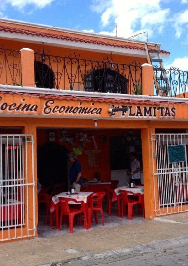 我们在Cozumel Chef之旅的第一站是Cocina Economica吃晚一点的早餐。