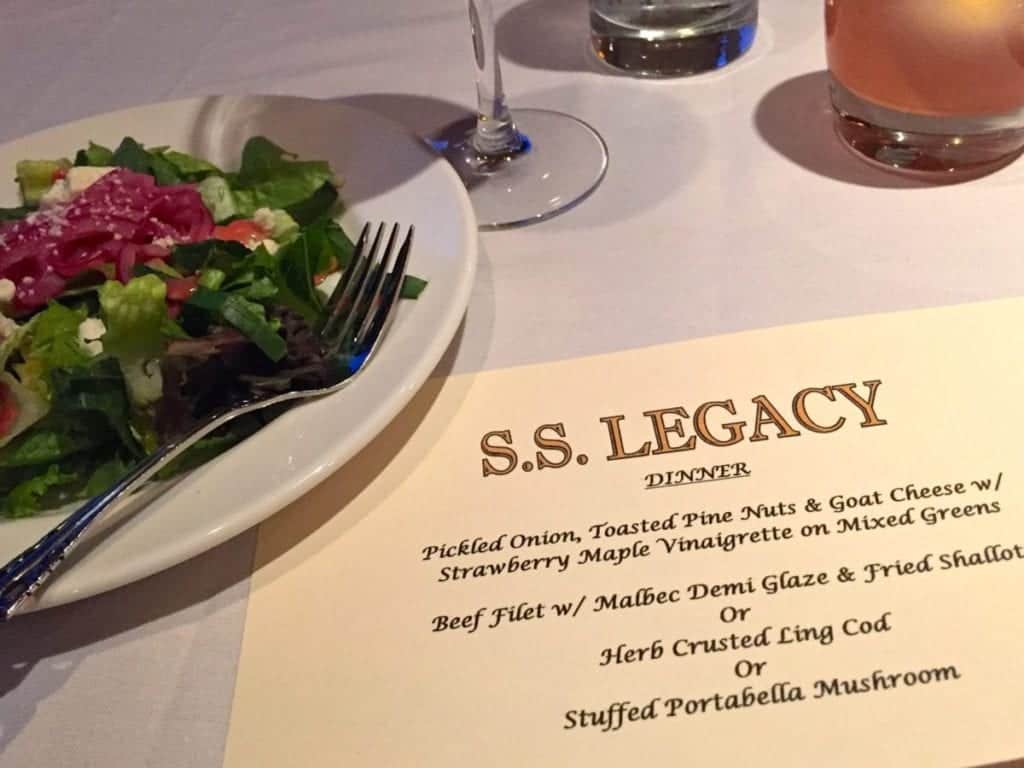 Un-Cruise Adventures S. S. Legacy欢迎上船晚餐菜单。