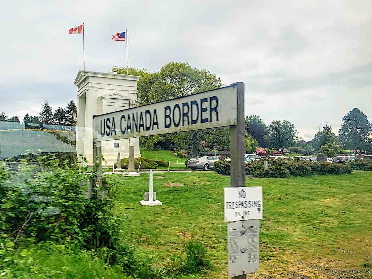 乘坐美铁列车穿越加拿大和美国边境